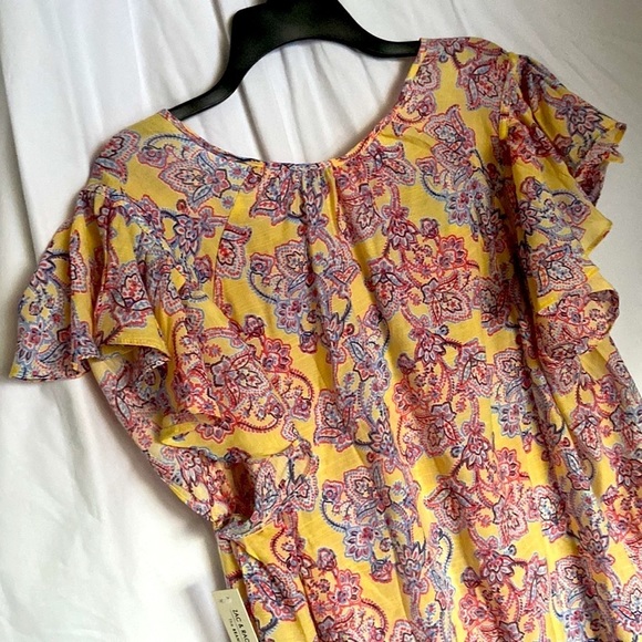 Zac & Rachel Tops - NWT Women Sz-2X Zac & Rachel-Golden Haze Sheer & Soft/Flowing/Floral/Beautiful🌼